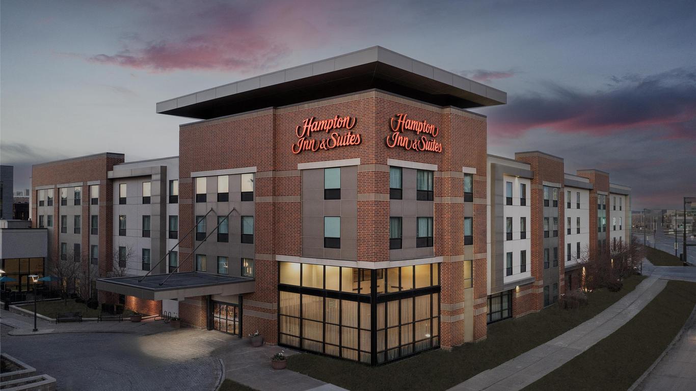 Hampton Inn & Suites Omaha-Downtown