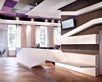 Hotel Donauwalzer - Viena - Recepción