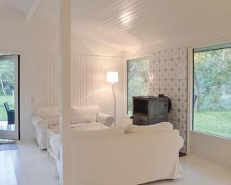 Four-Bedroom Holiday Home In Hornbak - Hornbæk - Living room