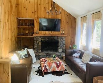 3+ bedroom vacation home near White Mountain National Forest - Campton - Living room