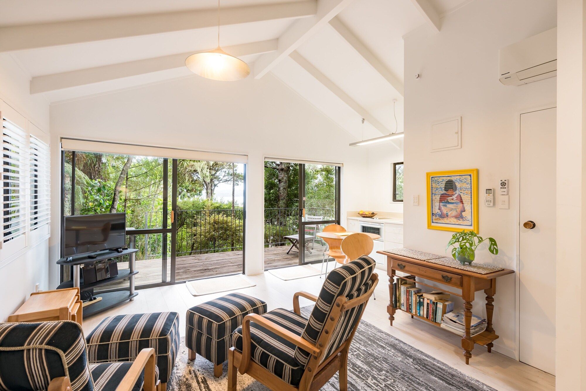 Craicor Boutique Apartments - Paihia - Living room