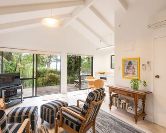 Craicor Boutique Apartments - Paihia - Living room