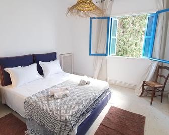 Charmant apt face au parc et au coeur de la Marsa - La Marsa - Chambre
