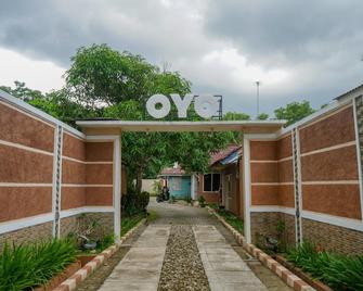 OYO 2029 Hotel Jatimas - Pangkalpinang - Building