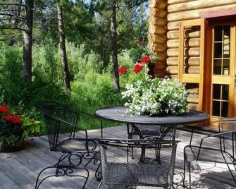 Enjoy the Old West in Our Log Home - Wilson - Patio