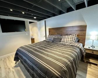 5 Bedroom on Lake of the Ozarks - Eldon - Habitación
