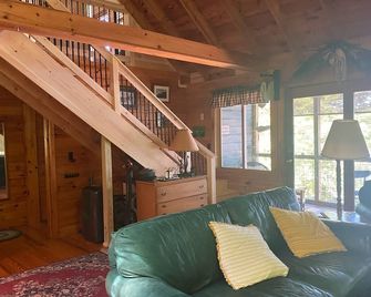Lakefront camp on Great Pond - Rome - Living room