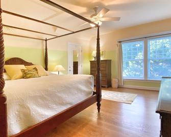 Huge Gilded-Age Home for Entertaining - Vienna - Bedroom