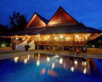 La Folie Lodge - Champasak - Pool