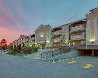 Travelodge by Wyndham Parsippany - Parsippany - Edificio