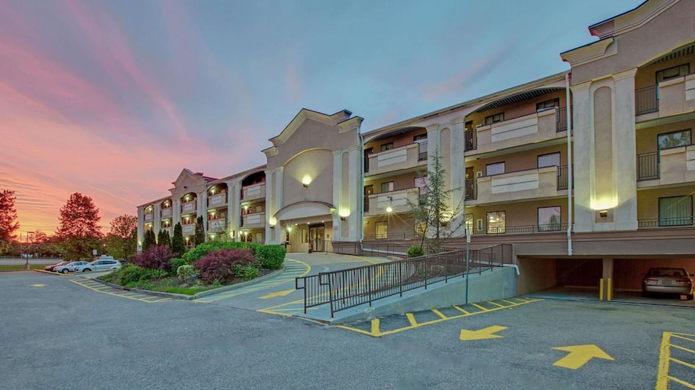 Travelodge by Wyndham Parsippany