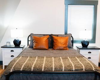 Seven Hollows Modern A-Frame on Petit Jean Mountain - Morrilton - Slaapkamer