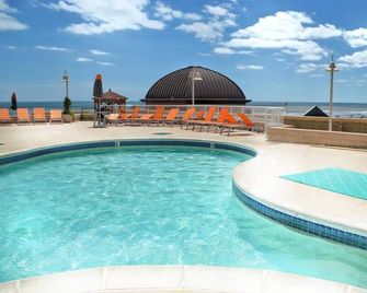 Boardwalk Resorts at Atlantic Palace - Atlantic City - Pool