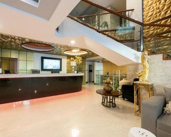 Amore Hotel Manila - Manila - Lobby