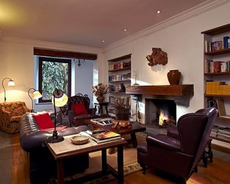 Solar da Ponte - טירדנטס - סלון