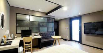 Elysee Hotel - Busan - Phòng ngủ