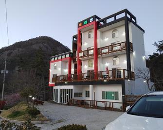 Buan Byeonsanbando K-Pop Pension - Buan - Edificio