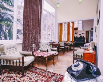 At Funicular Hostel - T'bilisi - Stue