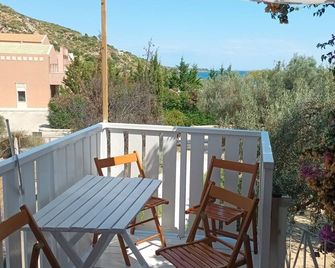 Katelios Farm House Loft - Katelios - Balcón