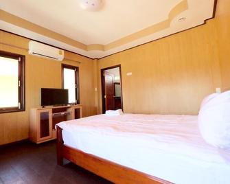 Prakaithong hotel - Sawang Daen Din - Bedroom