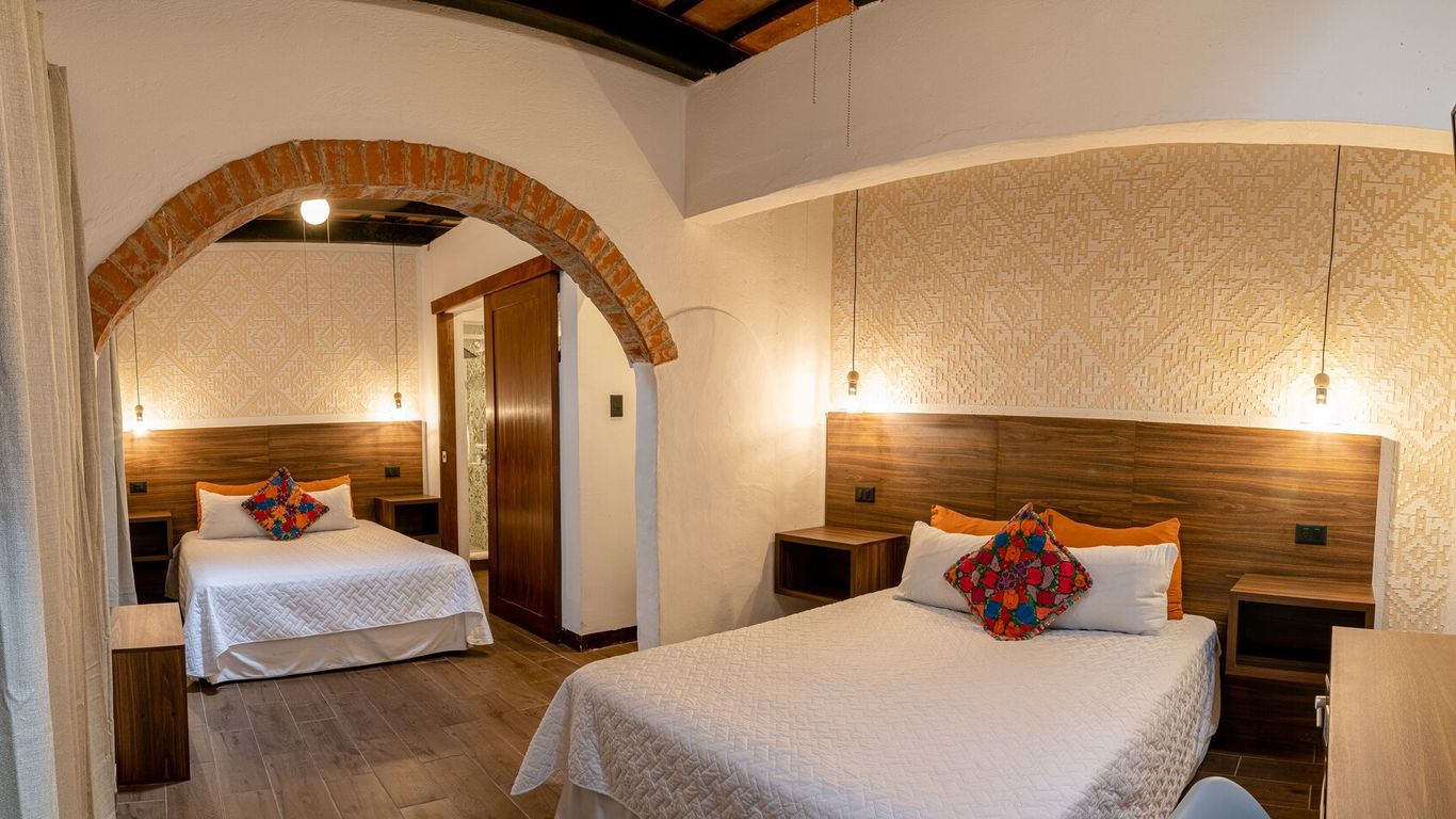 Hotel Las Camelias Inn By Ahs