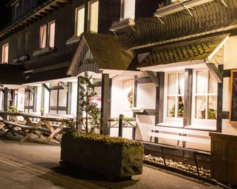 Hotel & Gasthof Hubertushöhe - Schmallenberg - Building