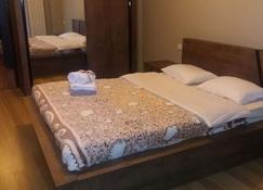 Sofias Apartments ready to book - Coffeyville - Bedroom