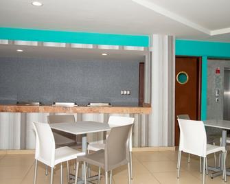 إمبالا هوتل إن فرونت أوف ذي إيه دي أو - فيراكروز - مطعم