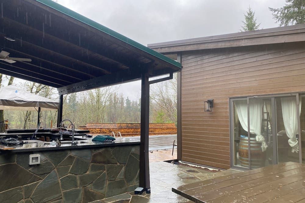 Wonderful Large Studio Pool House on River Close to all Inside Molalla Park - Canby
