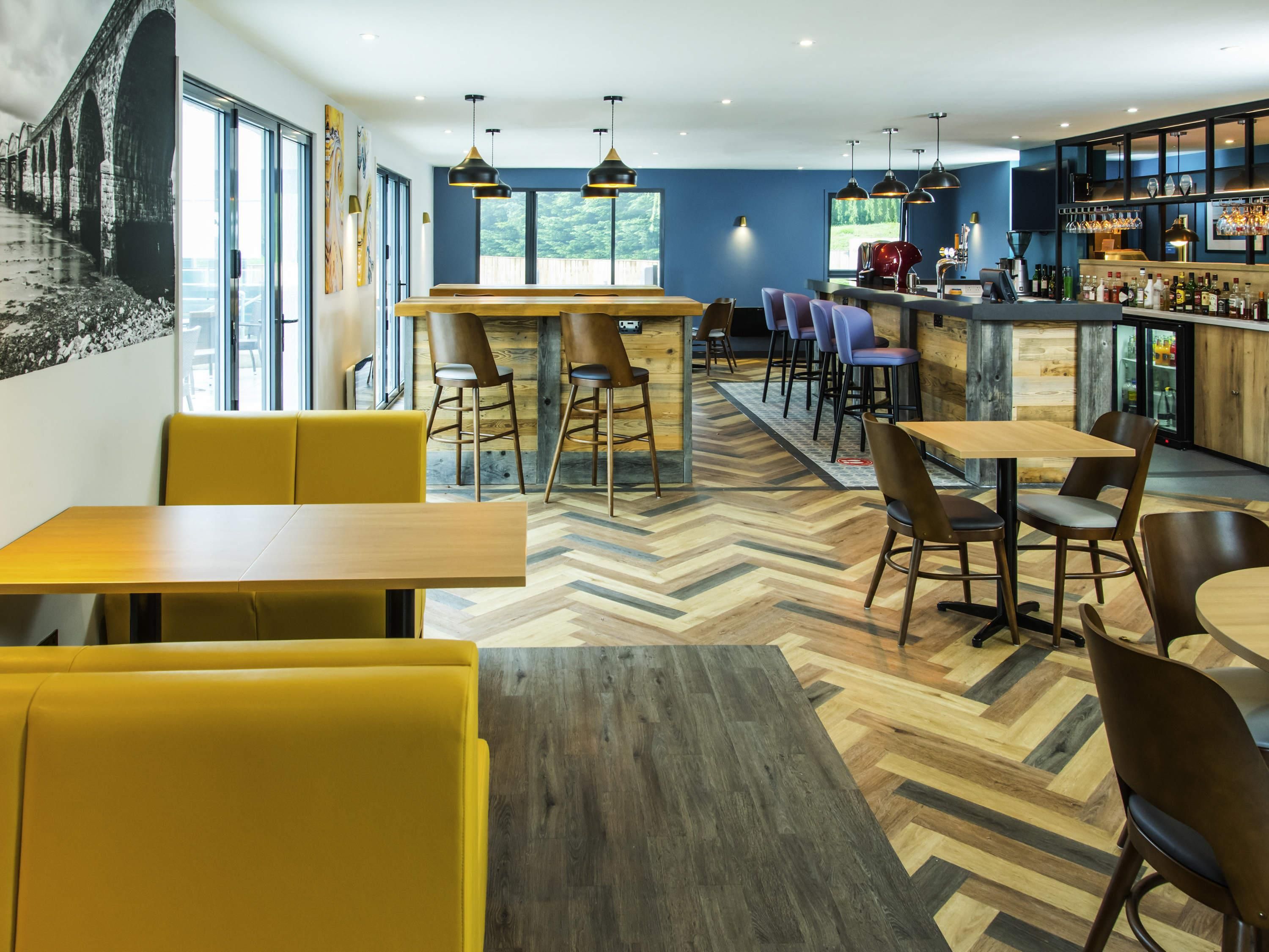 إيبيس بليموث - بليموث - بار