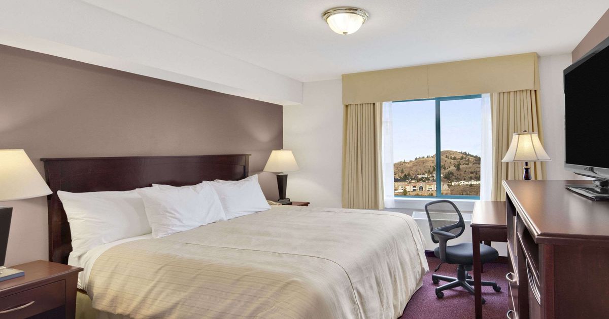 Days Inn by Wyndham Kamloops BC £55. Kamloops Hotel Deals & Reviews KAYAK