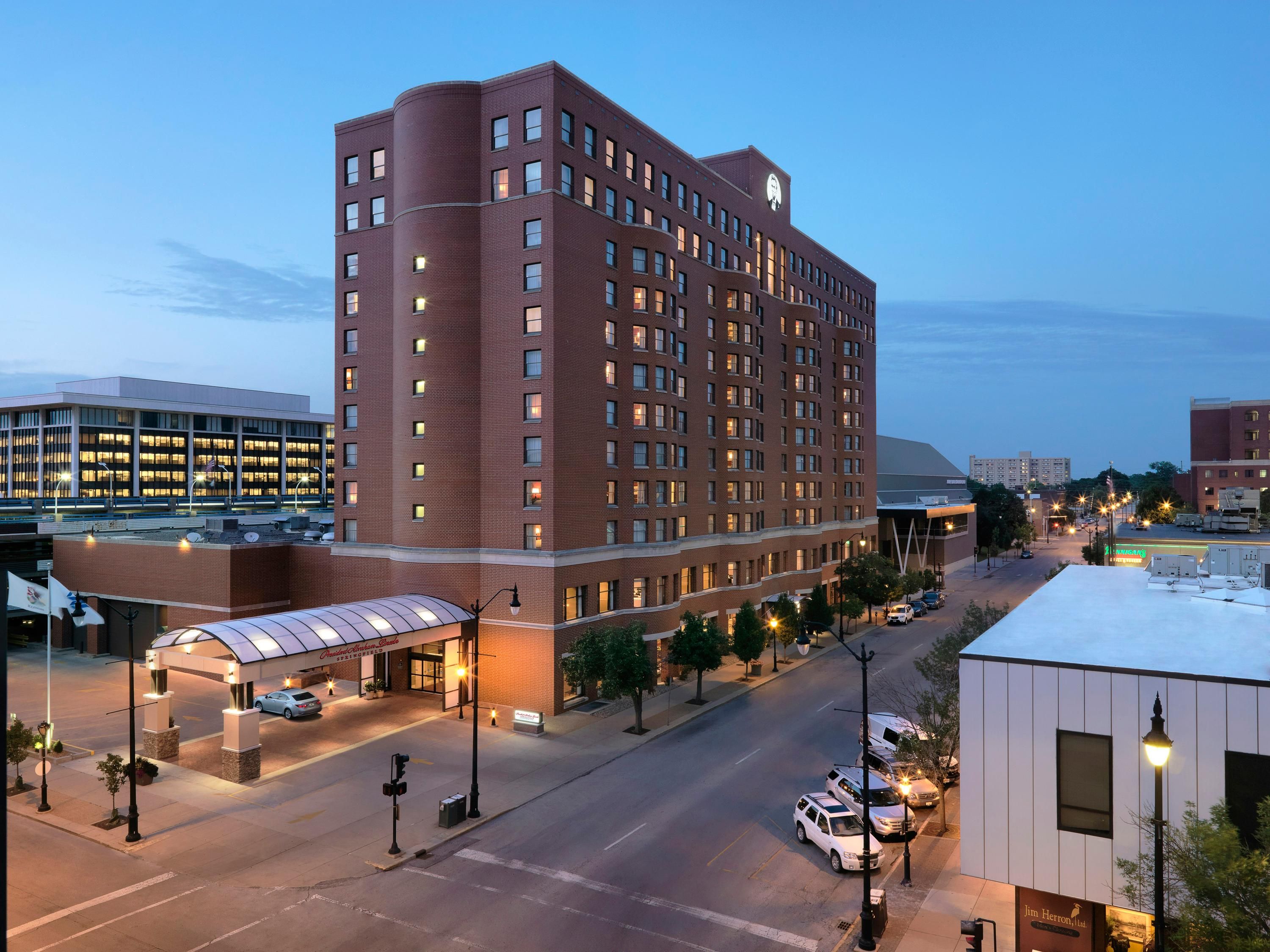 President Abraham Lincoln Springfield - a DoubleTree by Hilton Hotel - Springfield - Bygning