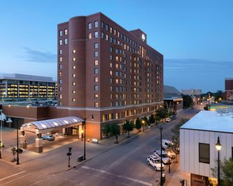 President Abraham Lincoln Springfield - a DoubleTree by Hilton Hotel - Springfield - Building