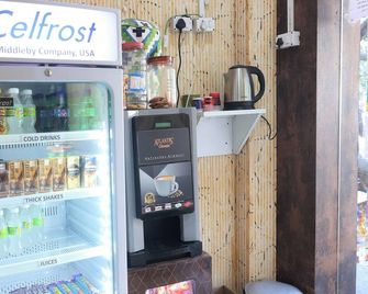 Laxmi Dormitory - 2 mins walk from Prem Mandir - Vrindavan - Shop
