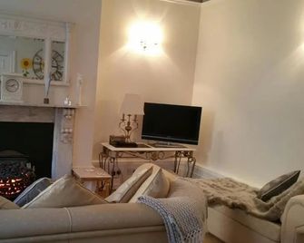 Madge House Ashbourne - Ashbourne - Olohuone