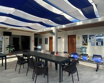 Hip Nautic Beach Resort By Cocotel - Lian - Patio
