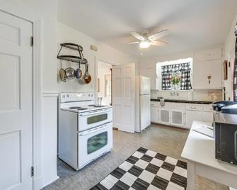 Virginia Cliffe Inn - Glen Allen - Kitchen