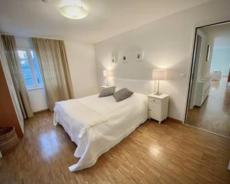Your bright and spacious apartment by the lake - Losanna - Camera da letto