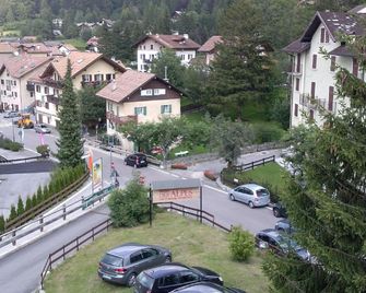 Life Hotels Des Alpes - Folgaria - Außenansicht
