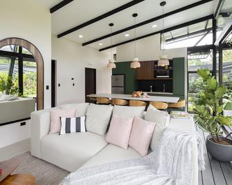 Bauma - La Fortuna - Living room