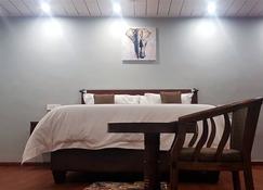 Pelican Lodge and Camping - Nata - Bedroom