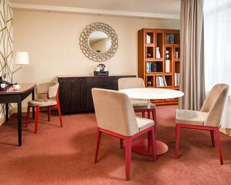 Holland House Hotel Cardiff By Sunday - Cardiff - Bedroom