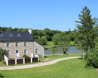 Farmhouse Le Pont D'Albart in beautiful countryside near uncrowded beaches - Saint-Sauveur-le-Vicomte - Building