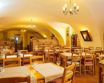 هوتل ستاري بيفوفار - براغ - مطعم