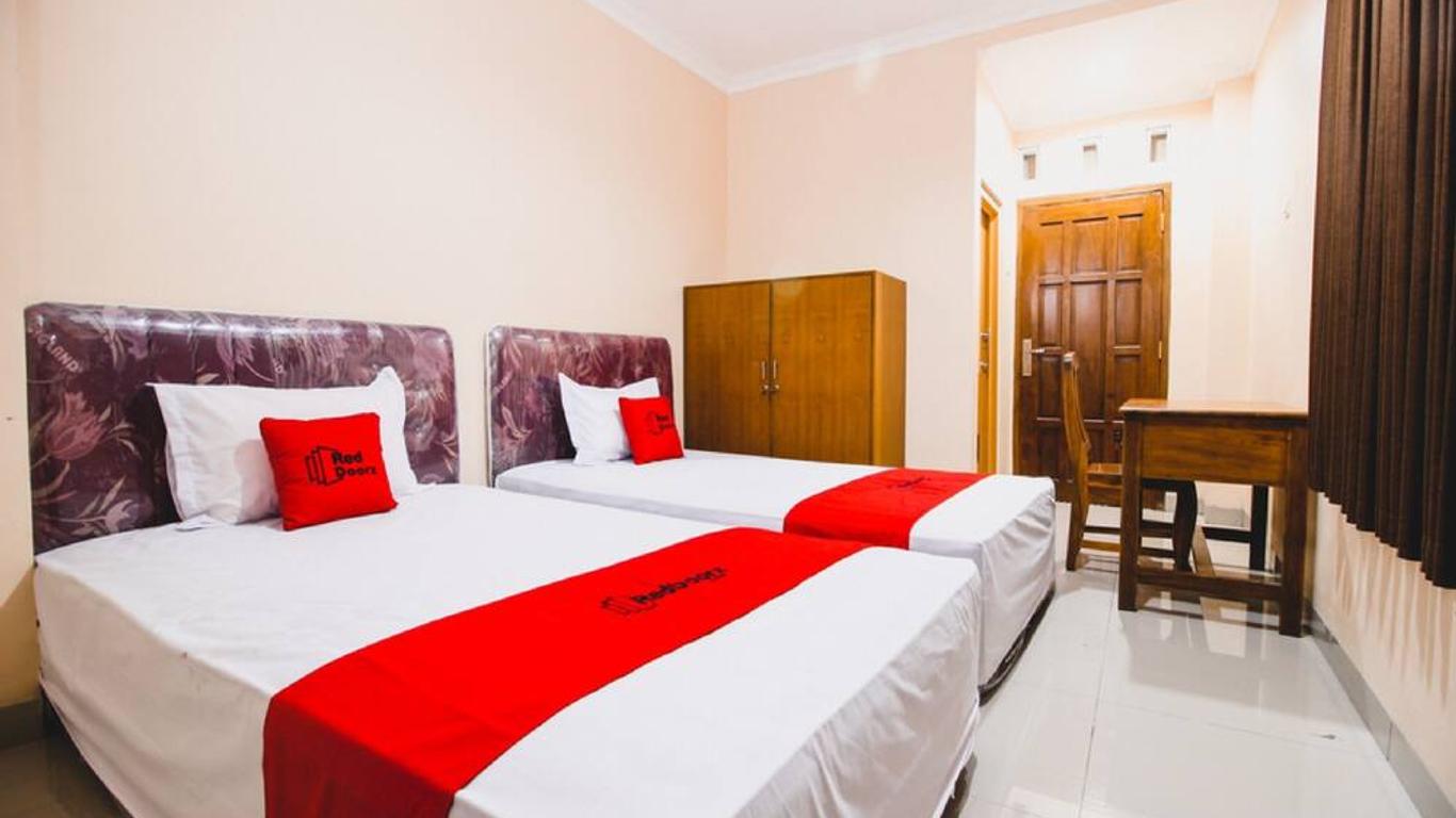 RedDoorz Plus @ Pogung Raya