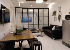 Condo Studio Luxe in Princeton Residences - Manila - Dining room