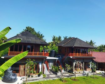 Rumah Gajah by Kubukubali - Gerokgak