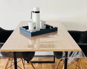 Cálido y Cómodo Departamento para Parejas en Buenos Aires - WI FI - AC - Buenos Aires - Eetruimte