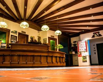 Hotel Comtes De Challant - Champoluc - Rezeption