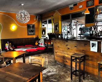 Sunflower Beach Backpacker Hostel & Bar - Rímini - Bar